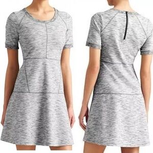 Athleta En Route heather gray texture casual pointe packable dress 724627